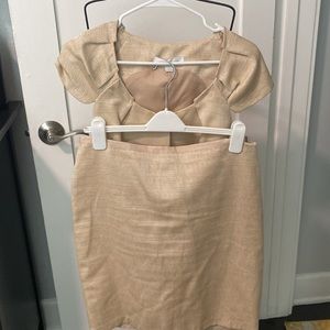 2 piece Brown rustic skirt suit. Excellent conditions.